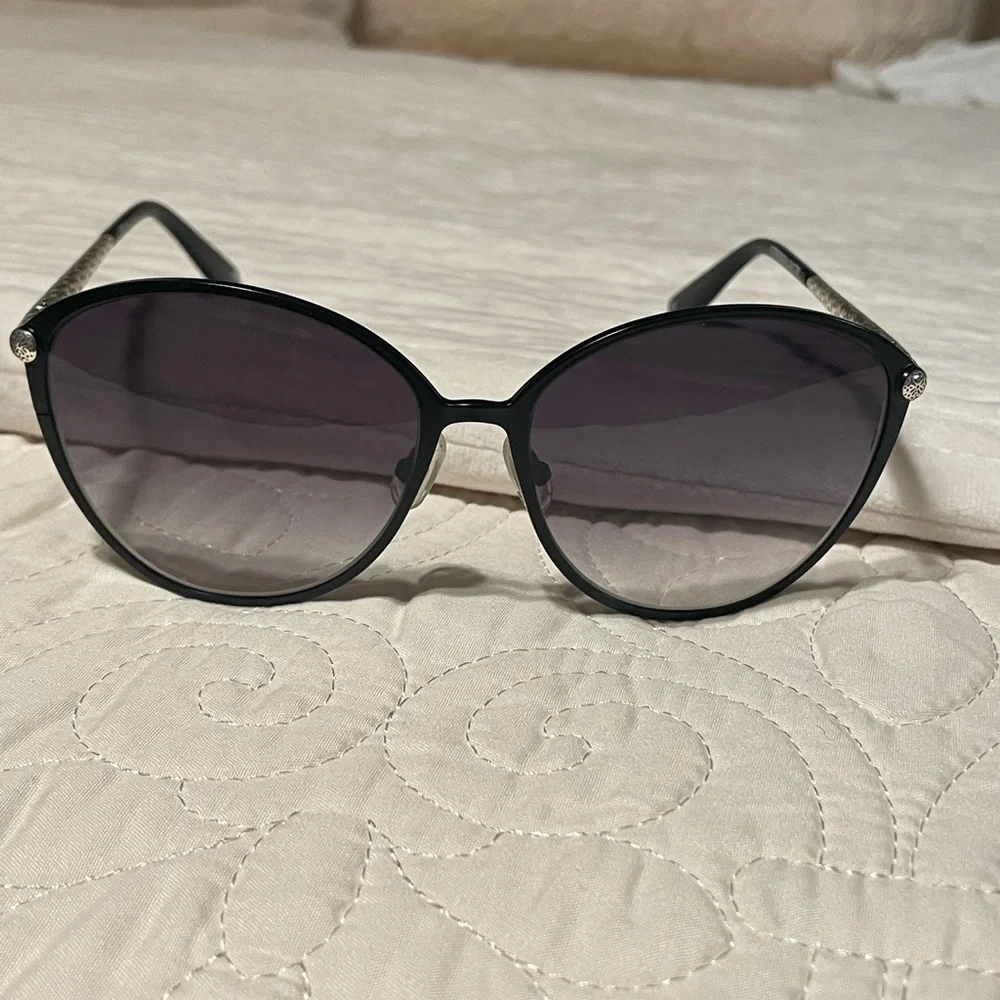 Brighton Black Sunglasses with Floral Navy Hard Case - Picture 4 of 8